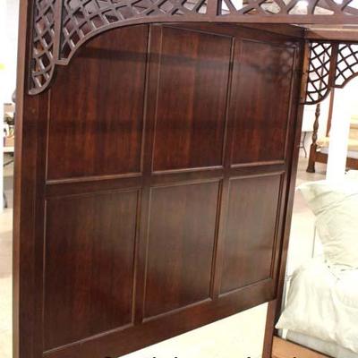  SOLID Mahogany Panel Full Canopy Queen Bed with Decorative Fretwork Sides

Auction Estimate $100-$200 â€“ Located Inside 