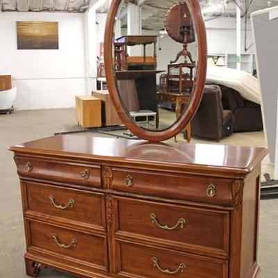  Cherry â€œLexington Furnitureâ€ 2 Piece Full Size Bed and 6 Drawer Low Chest with Oval Mirror Comes with Serta Mattress

Auction...