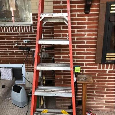 6 Foot Fiberglass Ladder