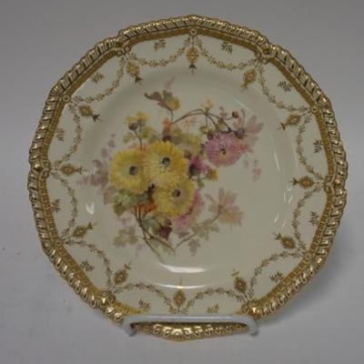 1267  HAND PAINTED ROYAL CROWN DERBY PLATE W/ FLORAL CENTER ELABORATE GOLD RIM, 8 3/4 IN 
