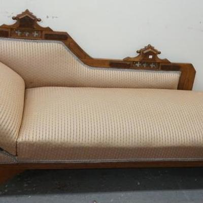 1244  VICTORIAN FAINTING COUCH 
