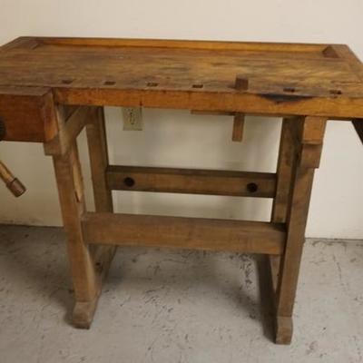 1041  WOODWORKERS WORKBENCH WITH 2 VISES
