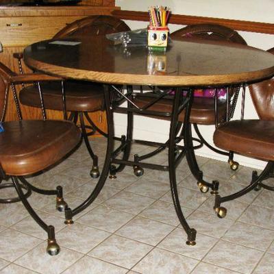 kitchen table and 4 caster chairs   BUY IT NOW $  135.00