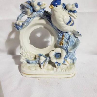 Blue and White Blue Jay Statue with Circle Picture frame Spot
