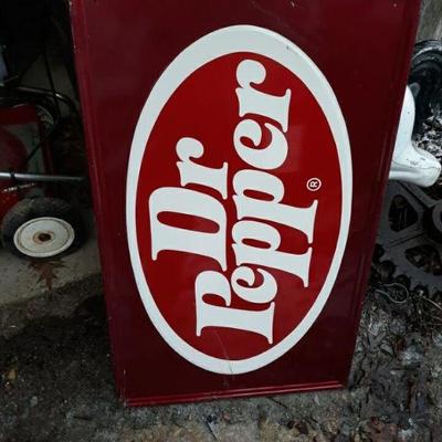 Nice metal Dr pepper sign