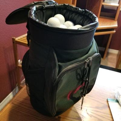 Backpack for golf balls
