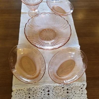 Pink depression glass dishes 