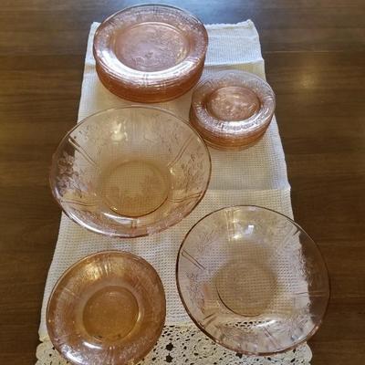 Pink depression glass dishes 