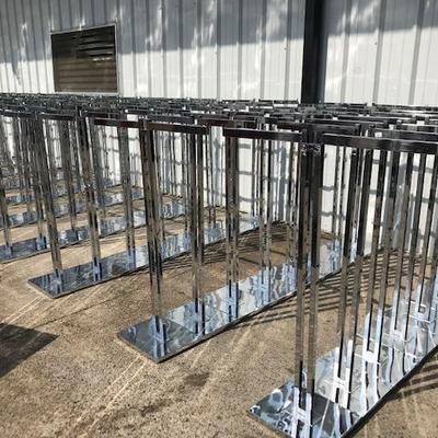 (100) Clothing Racks