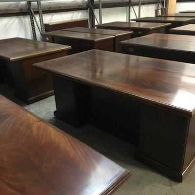 Helikon Desks