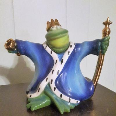 Prince of Frogs teapot