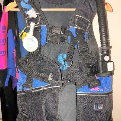 Suba vest - have two - mans and womens and regulators