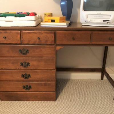 ethan allen maple desk - 60's
