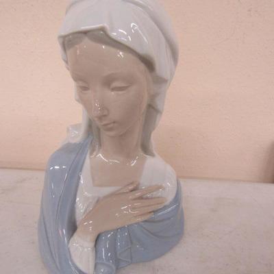 Lladro bust of Mary