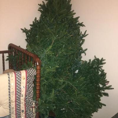 Pre-lit christmas tree 