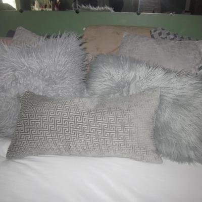 Pillows/Linens and more 