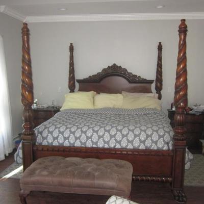 Stunning Four Poster King Thomasville Bedroom Suite 