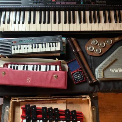Music Instruments, Yamaha PSR 220 Keyboard 