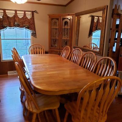 Dining Room Table with 10 chairs