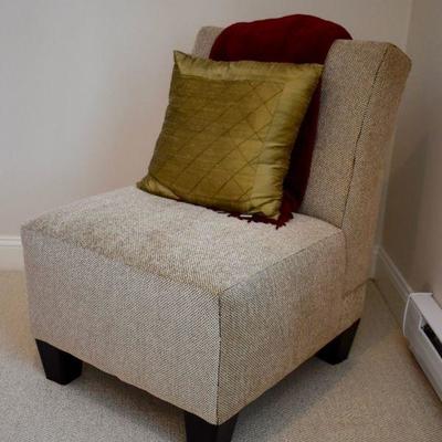 Slipper chair