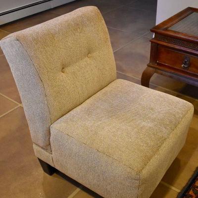 Slipper chair