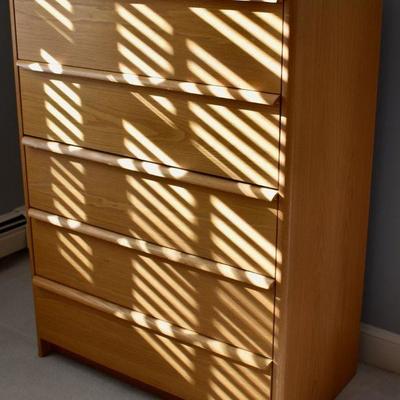 Maple 5-drawer chest