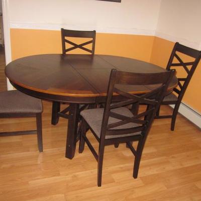 Dining/Kitchen Table and Chairs