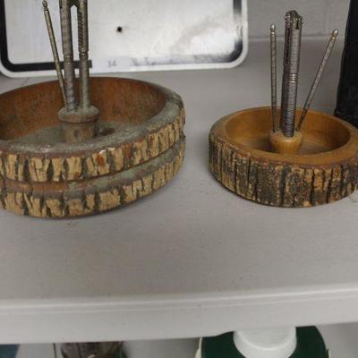 NUT BOWL WITH EXTRA PIECES