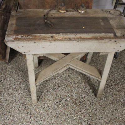 PRIMITIVE TABLE / NOT SURE WHAT IT WAS MADE FOR