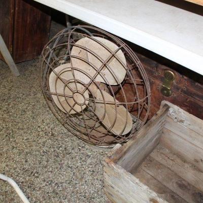 WOODEN BOX