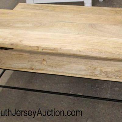  Industrial Metal Base Natural Finish Lift Top Coffee Table

Auction Estimate $100-$300 – Located Inside 