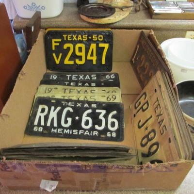 Big selection of antique Texas plates, mostly singles but some pairs.