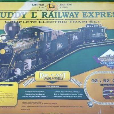 Limited Edition Buddy L Railway Express Complete Electronic Set. Electric train set contains caboose, freight car, heavy die-cast engine...