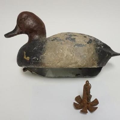 1017	ANTIQUE WOODEN DUCK DECOY W/ ANCHOR, HAS GLASS EYES 14 IN L 
