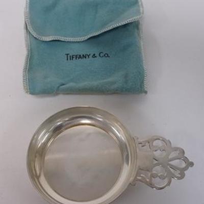 1092	TIFFANY & COMPANY MAKERS STERLING SILVER SMALL PORRINGER, 2 7/8 IN X 4 1/2 IN 1.845 TROY OZ 
