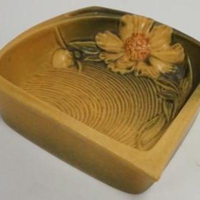 1039	YELLOW ROSEVILLE TRAY W/ A FLORAL PATTERN, 7 IN X 8 IN 
