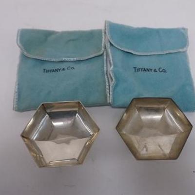 1088	PAIR OF TIFFANY & COMPANY MAKERS STERLING SILVER SALT DIPS, 2 1/2 IN W, 3.145 TROY OZ
