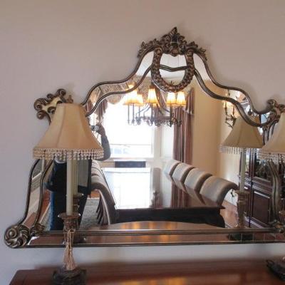 Many Ornate Mirrors To Choose From
