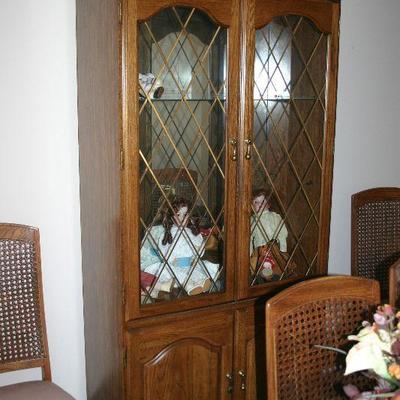 Lighted Glass Door & Shelfs Oak Dining Room China Cabinet 
