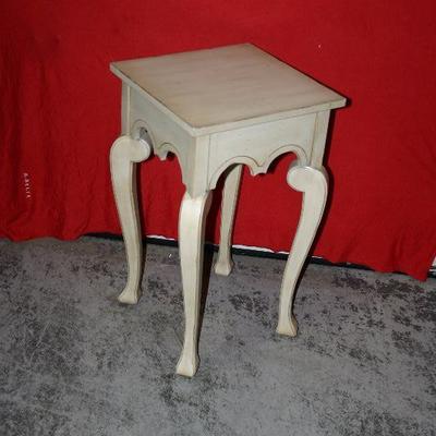 Petite Decorative Table 