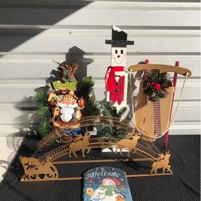 Holiday Decor                                                                                       
 - Reindeer and sleigh card holder...