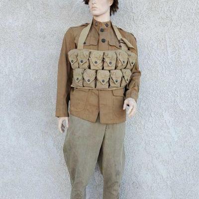 7015:U.S Army Military Uniform with Mannequin
Measures approximately 6'1"