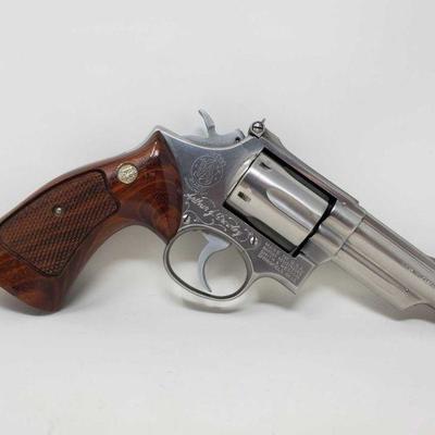 345: Smith & Wesson Model 66 .357mag Revolver Includes Manual
Serial Number: 2K52329
Barrel Length: 4