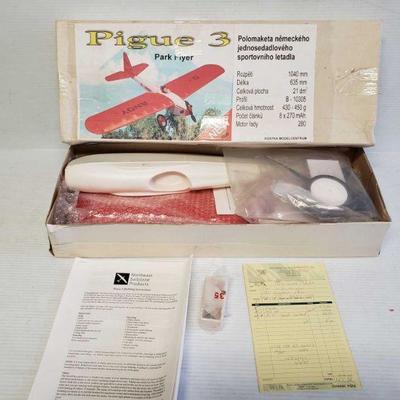 7066: Pigue 3 Park Flyer Model Airplane in Box
Pigue 3 Park Flyer is in great condition!