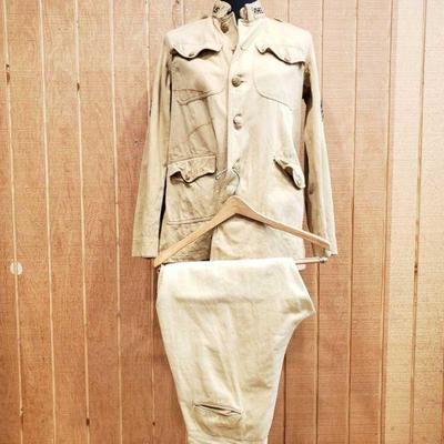 7000: R.H.S Military Uniform/Jacket and Pants
Jacket and pants included
