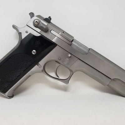 180:Smith & Wesson Model 645 .45 Auto Semi-Auto Pistol with 8 Round Magazine
Serial Number: TAK4416
Barrel Length: 5