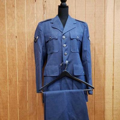 7001: Airforce Uniform with Jacket and Pants
Includes jacket and pants
