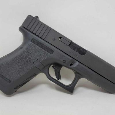 255: Glock 19 9mm Semi-Auto Pistol with Case
Serial Number: ATM204
Barrel Length: 4