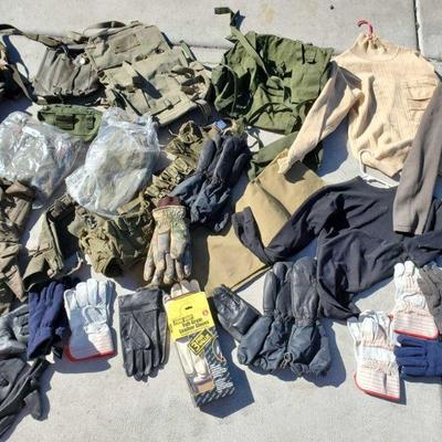 7140: Military Bags, Shirts, Gloves, Belts
Bags, gloves, belts, shirts.