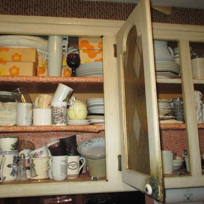 Tons of Vintage Kitchen Dining Needs 